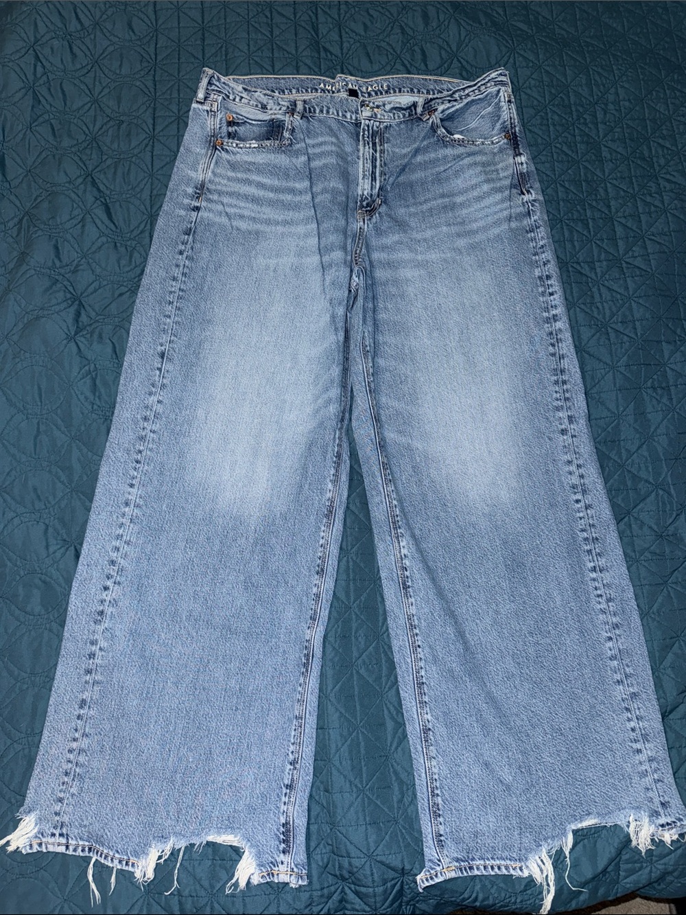 American Eagle Outfitters Light Wash Wide-Leg Jeans -18 LONG